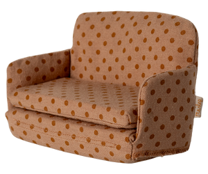 Maileg Sofa-Bett für Mäuse in gepunktetem Stoff, ausgeklappt als Bett – Miniaturmöbel für Puppenhäuser."