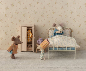 Maileg Mouse Clothes Set with Bag | Mother Mouse