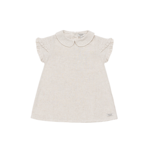 Donsje Flien Kleid in Birch Melange aus Viskose & Leinen. Leichtes, bequemes Kinderkleid mit verspieltem Schnitt – ideal für Alltag & besondere Anlässe.