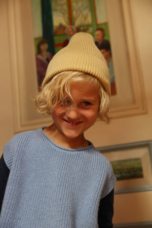 Hvid Kids Beanie Fonzie Light Yellow – Detailansicht