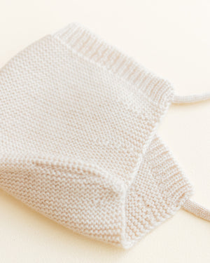 Hvid Baby Strickmütze Dolly Cream – Detailansicht