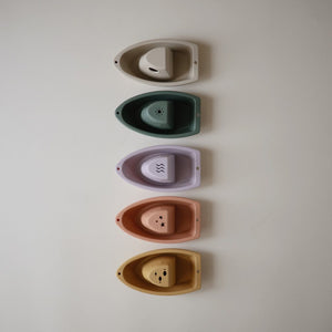 Mushie Badespielzeug “Boats“ | Rustic