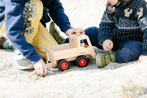 Fagus Lastwagen Unimog Basismodell aus Holz – Detailansicht 3