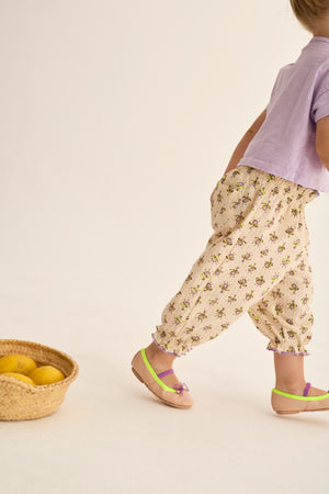 Cozmo Hosen Lavender – nachhaltige Kinderbekleidung | lilya.ch