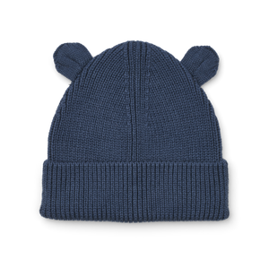 Liewood Strickmütze Gina Indigo Blue – Die klassische und atmungsaktive Strickmütze "Gina" von Liewood ist für jedes Alter geeignet und hält Ohren und Kopf warm.