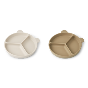 Liewood Teller mit Saugnapf Stacy Sandy/Oat – PRODUKTDETAILS - Material: 100% Silikon, BPA frei | sicherer Halt auf allen Oberflächen - Dimension: ø17 x H2,7 cm | 2er-Set - Pflege: spülmaschinenfest