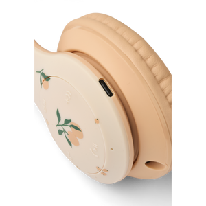 Liewood Kabellose Kopfhörer Quinn Peach Sea Shell – getragen