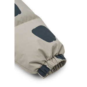 Liewood Daunenjacke Adelina Spots Dots Mist – Nahaufnahme