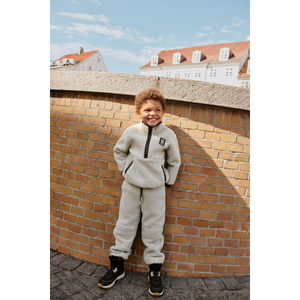 Liewood Fleece-Sweatshirt Balou Pile Mist – Detailansicht