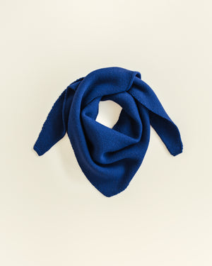 Hvid Dreieckstuch Josephina Cobalt Blue aus Merinowolle