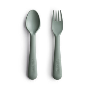 Mushie Kinderbesteck – Gabel und Löffel Set in sanften Farben aus BPA-freiem Kunststoff