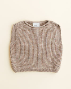 Hvid Strick-Weste Baby Harvey Sand aus Merinowolle – vielseitiger Merinowoll-Allrounder für jeden Tag.
