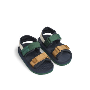 Liewood Monty Sandalen Classic Navy Multi Mix – Die Liewood Monty Sandalen bieten optimalen Komfort für Kinderfüsse an warmen Tagen.