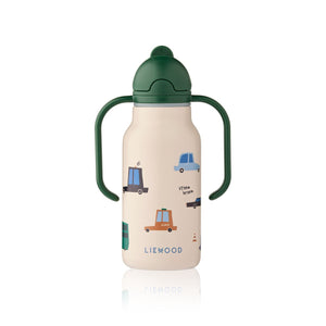 Liewood Kimmie Trinkflasche 250 ml Cars / Sandy – Diese praktische Liewood Trinkflasche mit 250 ml Volumen ist ideal für Kinderhände und den Alltag unterwegs.
