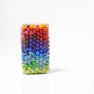 Grimm’s 480 bunte Holzperlen in Regenbogenfarben zum Basteln und Fädeln