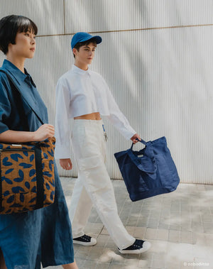 Nobodinoz Sac shopping "Paris-Tokyo Cobalt"